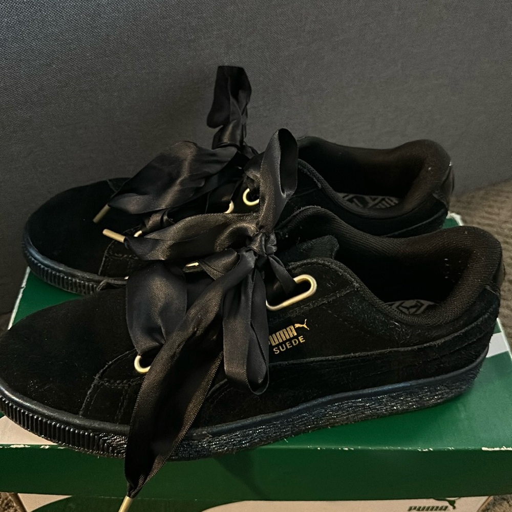 Puma suede with satin ribbon & wide laces